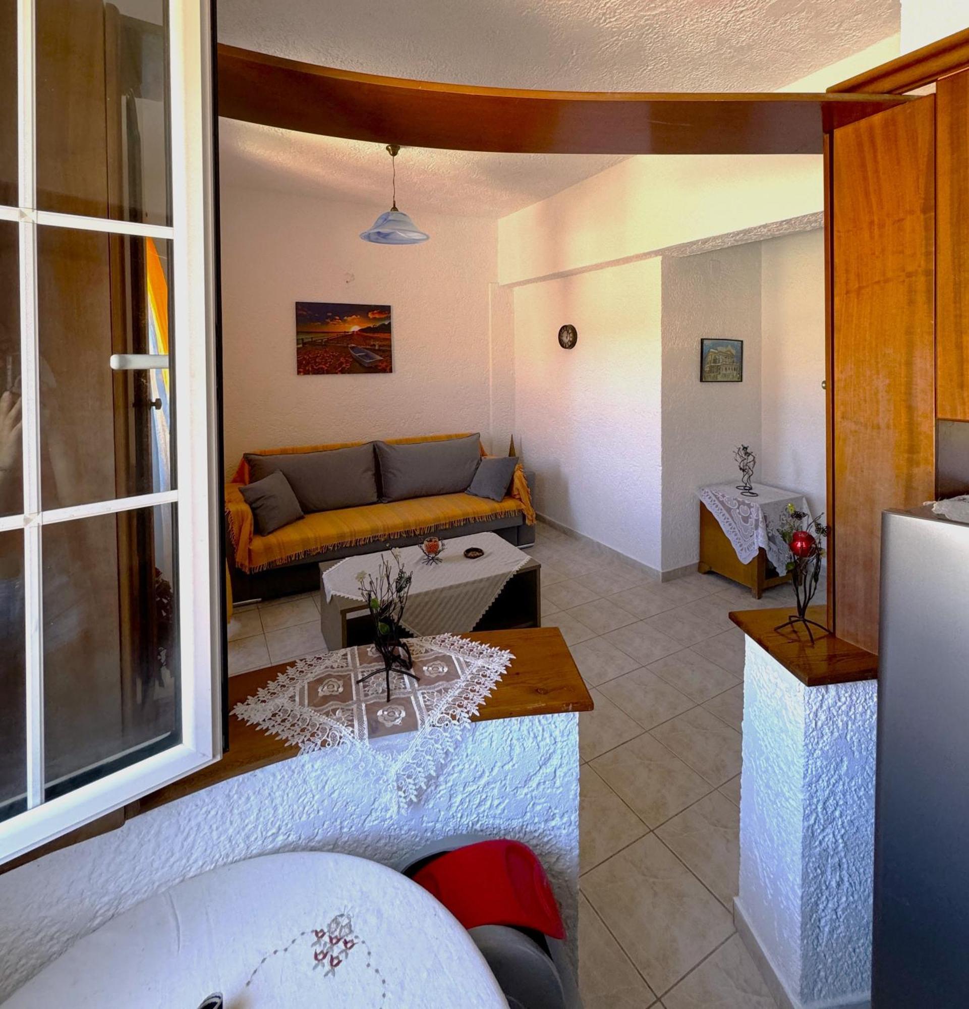 Eleni Studio Apartment *